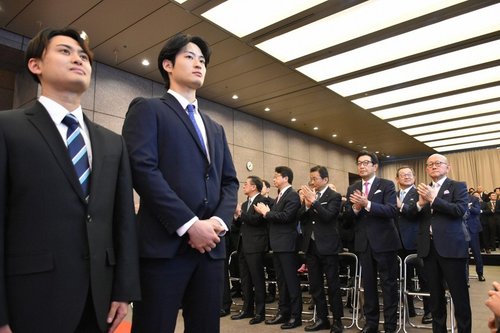 【動画】伊藤忠商事の入社式、ガチでとんでもないことになってるｗｗｗｗｗｗｗｗｗｗ