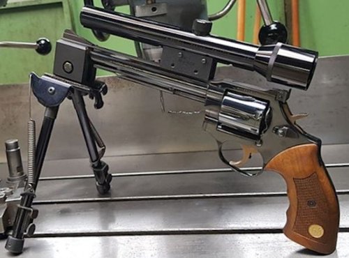 【悲報】なぜ全ての兵士に「スナイパースコープ&サプレッサ付きLMG」を支給しないのかｗｗｗｗｗｗｗｗｗｗ