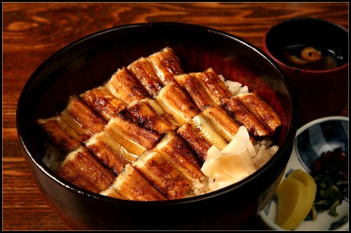 【謎】日本人さん、うなぎはありがたく食べるのに穴子は言うほど食べない・・・・・・・・・