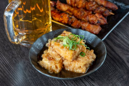【正論】居酒屋店長さん「お通しいらないって客はディズニーで入場料払わないのと同じ」・・・・・・・・・