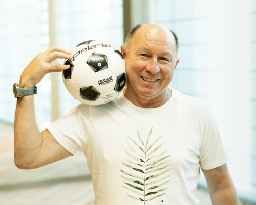 【悲報】ラモス瑠偉さん、ステージ3の直腸がんだった 闘病で体重20キロ減「この顔、人に見せるものじゃない」・・・・・・・・・