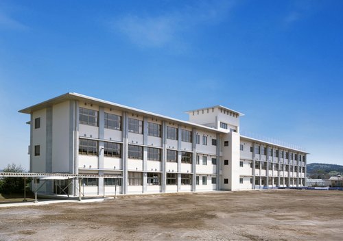 【戦慄】義父さん、男児が登校してないことをなぜか最初から知っていた様子だった・・・・・・・・・