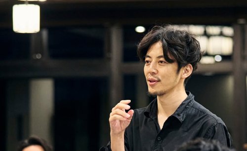 【悲報】キンコン西野さん「音痴だしギターも下手っぴです」→プペルの入場特典に弾き語りライブを付けてしまうｗｗｗｗｗｗｗｗｗｗ