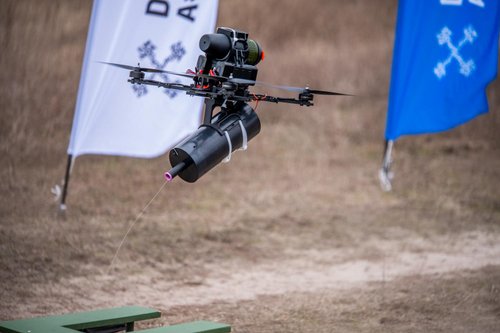 【衝撃】ドローンとの命がけの鬼ごっこ、ガチでヤバすぎる・・・・・・・・・