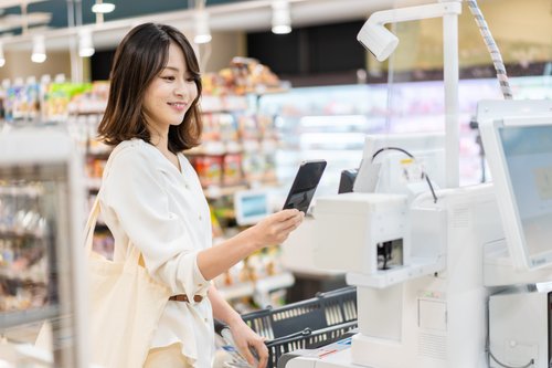 【悲報】Xの女漫画家さん「コンビニで令和に乗れてない奴いたｗキャッシュレスなら時代に乗れるのにｗ」ｗｗｗｗｗｗｗｗｗｗ