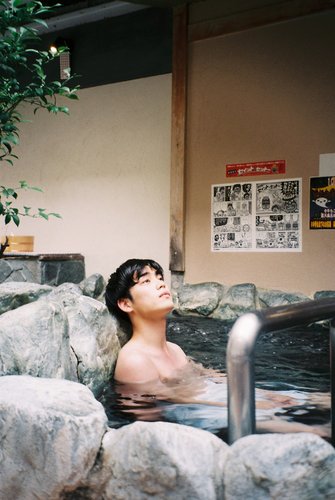 【悲報】銭湯でチンポをタオルで隠す男さんｗｗｗｗｗｗｗｗｗｗ