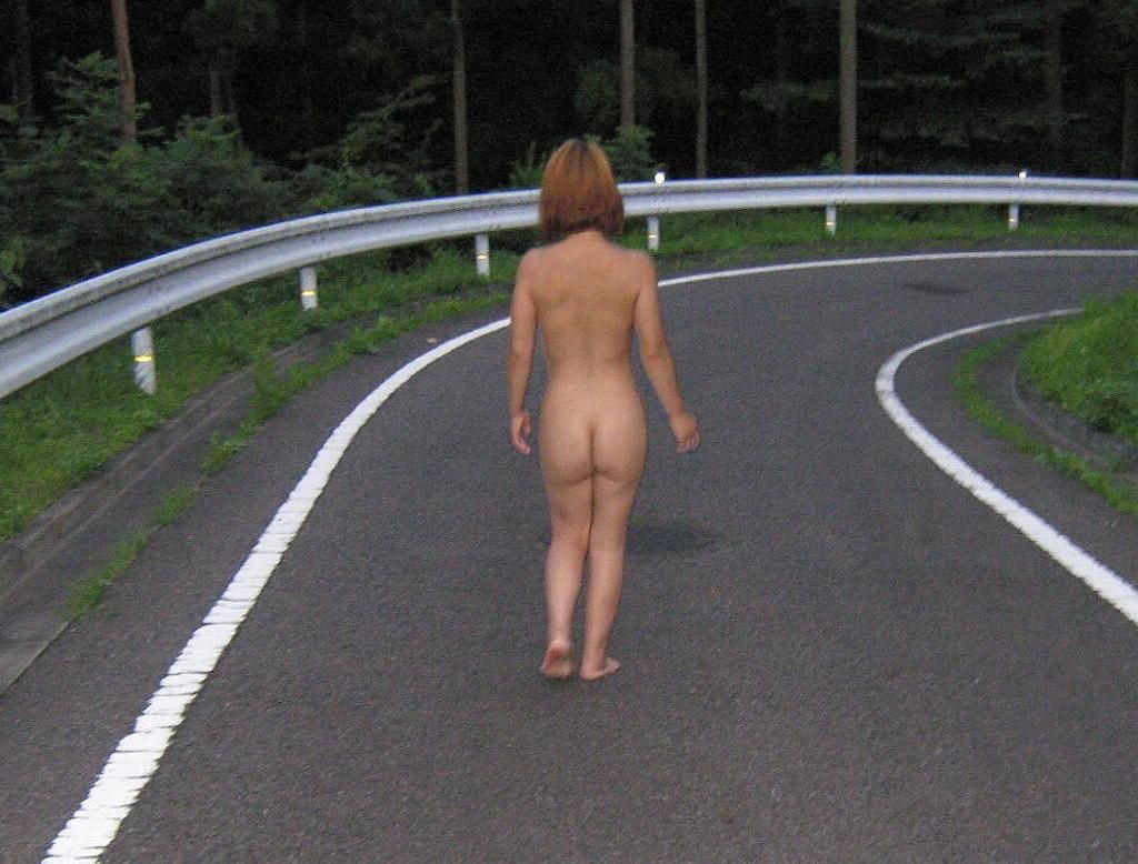 2ch流出写真野外露出 素人の野外露出・流出画像 : エロ写真まとめブログ~2ちゃんねる画像~