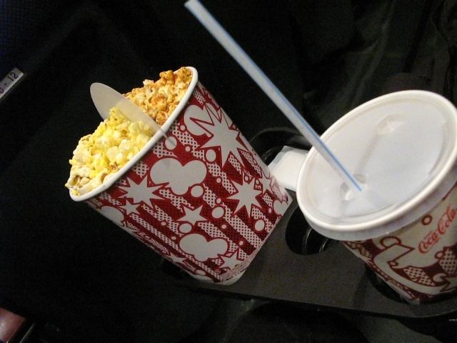 シネコンのお薦めポップコーン ナニワのスクリーンで映画を観るということ