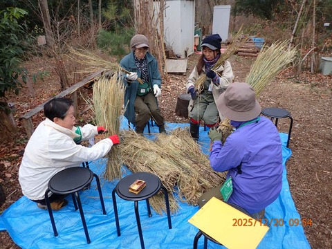 08.藁の調整作業