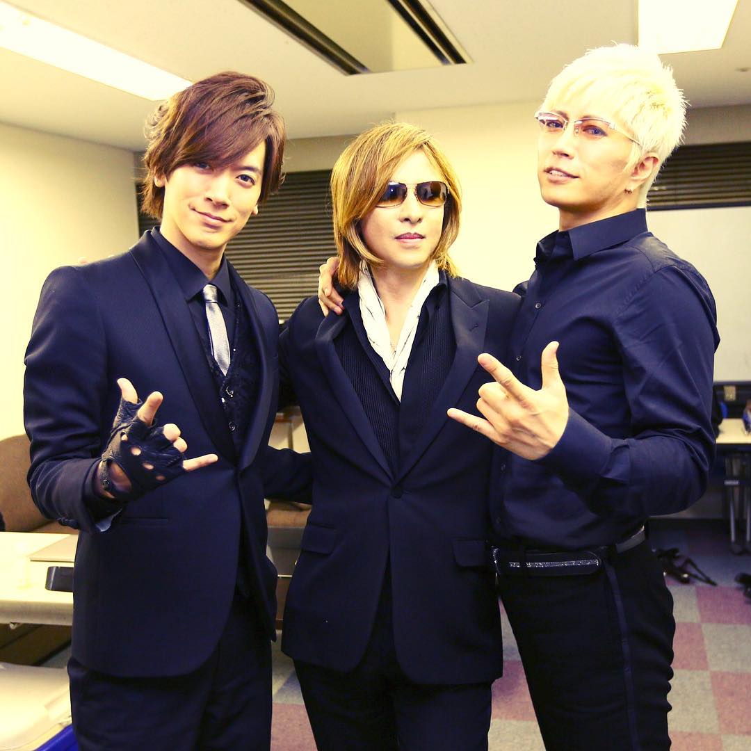 Yoshiki 食べているお菓子 格付けのチーズおかきは銀座あけぼので確定か 画像 独女ちゃんねる Yoshiki 食べているお菓子 格付けのチーズおかきは銀座あけぼので確定か 画像 独女ちゃんねる