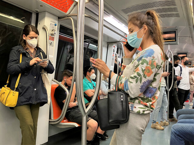 【動画】女さん、電車内でマスクをしてないおっさんにブチギレるｗｗｗ