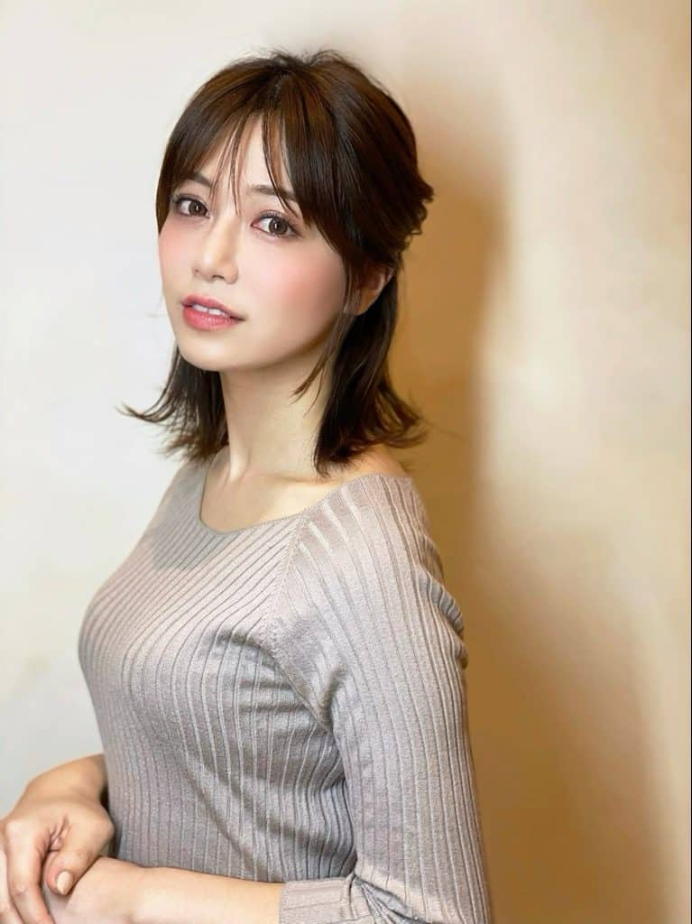 【画】 女子アナさん、パイズリ穴の空いた服を着てテレビに出てしまうｗｗｗ