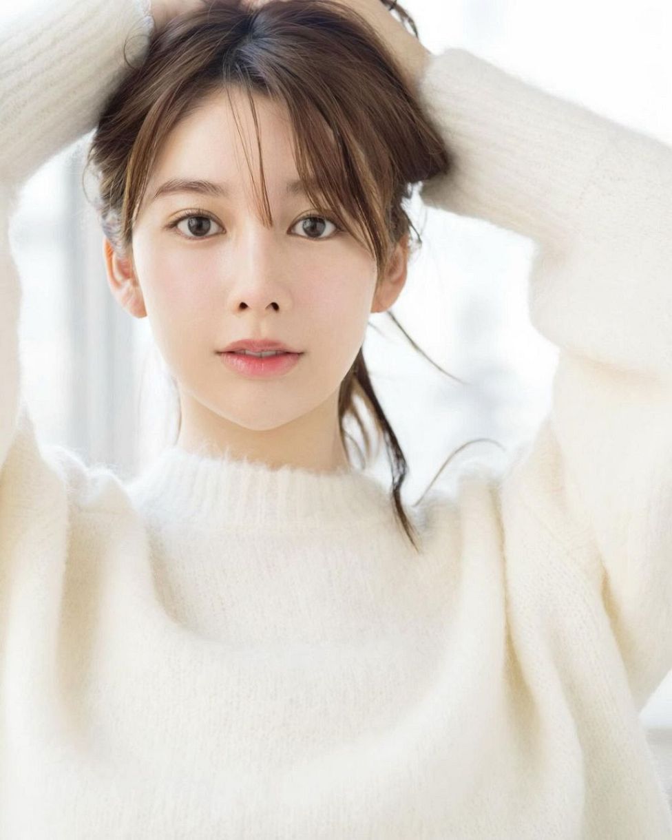 【画像】美人女優、背中だけで十分えっちだと話題にｗｗｗｗ