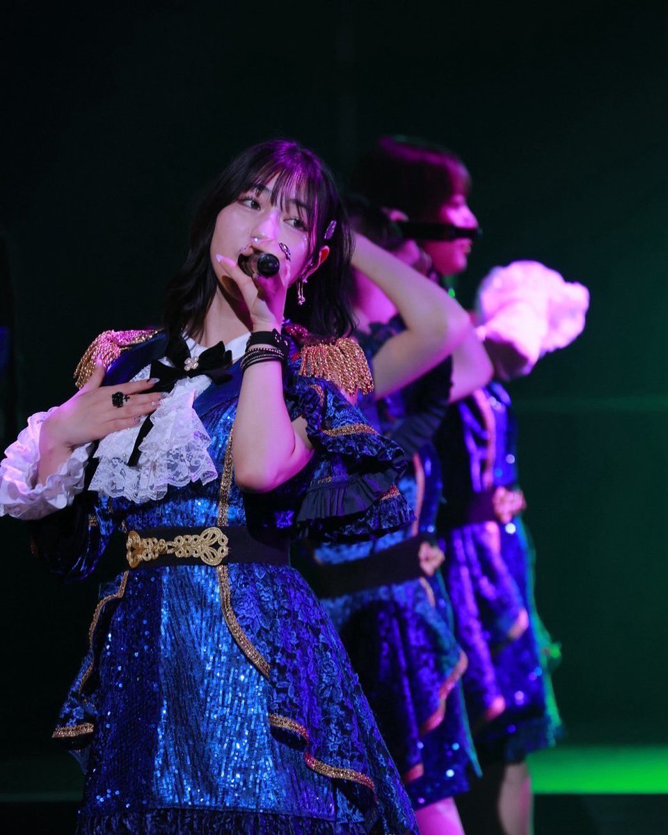 【画像】松永里愛ちゃんの下尻が少し見えそうになってる！