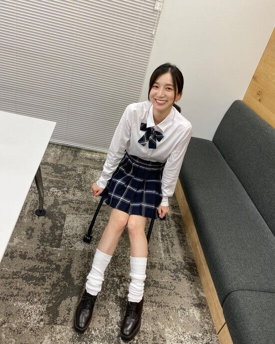 【画像】元SDNの芹那さん、お尻のワレメまで見えちゃってるｗｗｗ