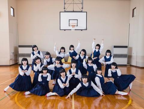 【朗報】 アバンギャルディ、おかっぱとメイクを取った素の顔みんなかわいいwww