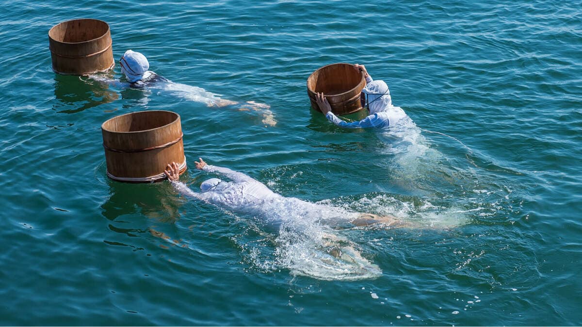 【画像】昔の海女さん、お〇ぱい丸出しでＨすぎるｗｗｗ