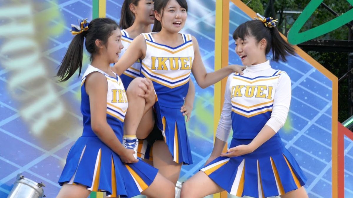 【画像】 チアJKの部室、生理臭がすごそうw w w