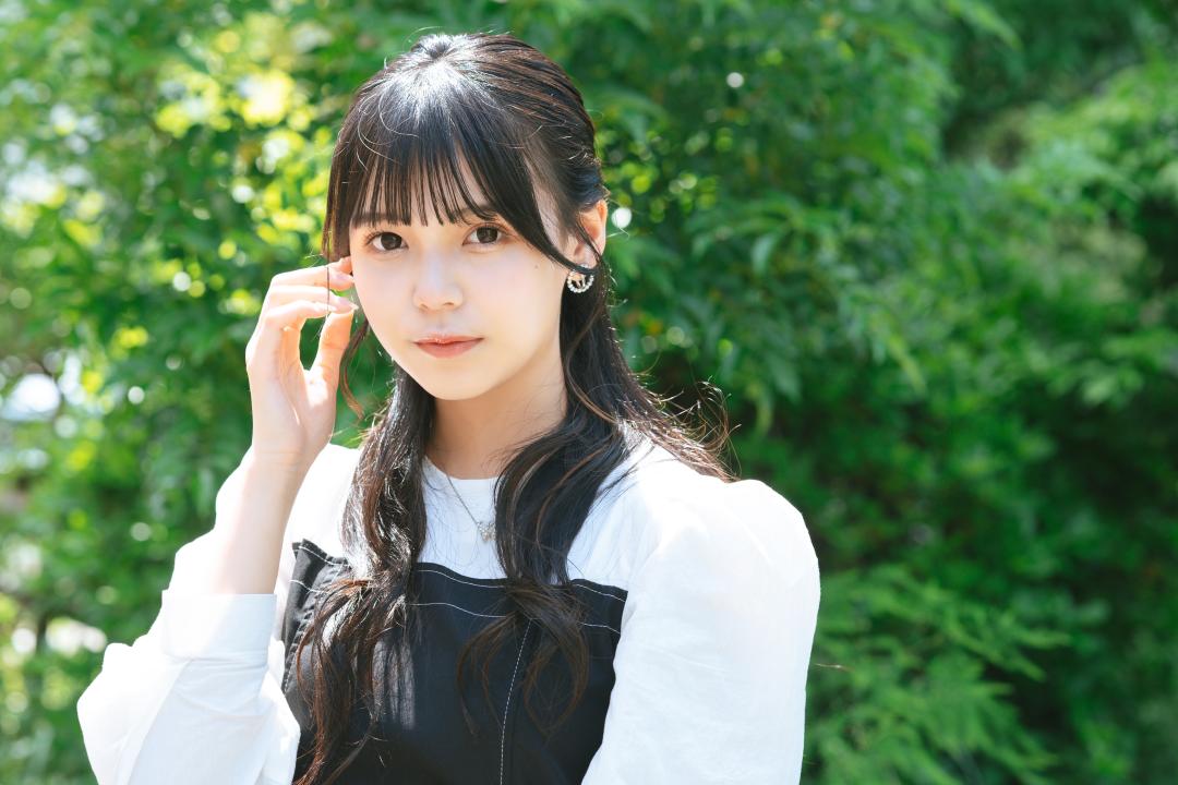 【画像】女さん「６年間でこんなに見た目変わった私すごいでしょ？」