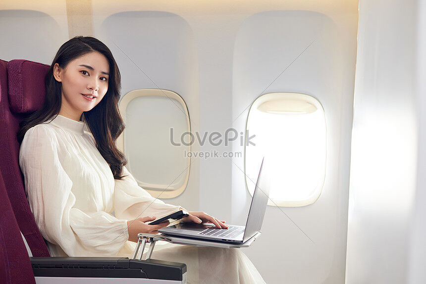 【画像】飛行機だけど隣の女がエチチｗｗｗｗ