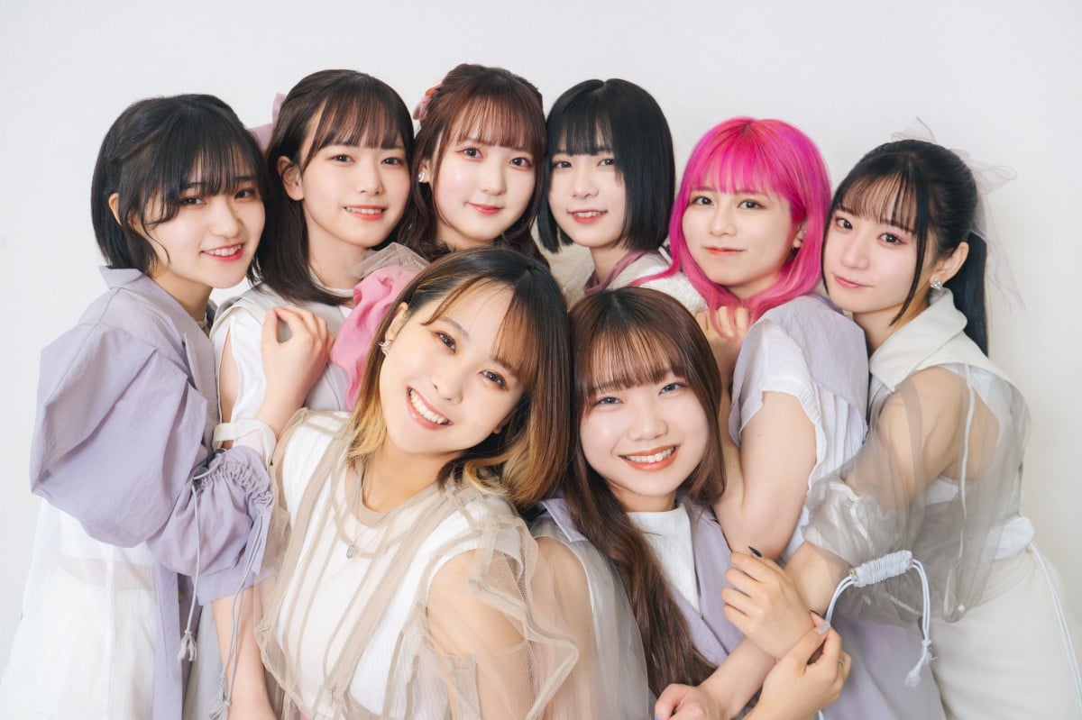 【画像】女性声優さん（２９），めちゃくちゃかわいい格好でバラ園に行ってしまうｗｗｗ