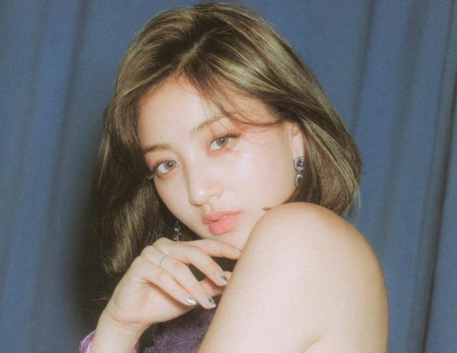 【画像】TWICEジヒョさん、ボディのスケベがすぎるwwwwww