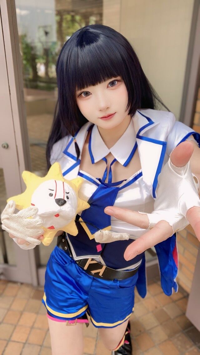 【画像】ちっぱいコスプレイヤーさんｗｗｗ