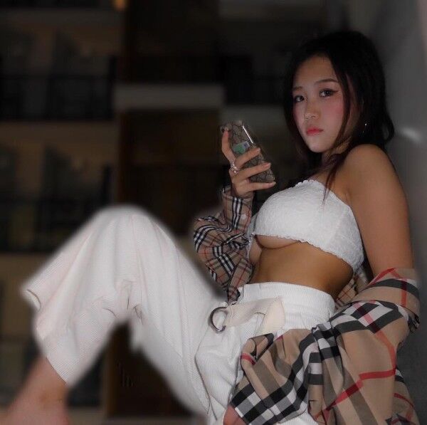 【画像】Fカップ!!巨乳女子高生のドエロい自撮りw w w w w