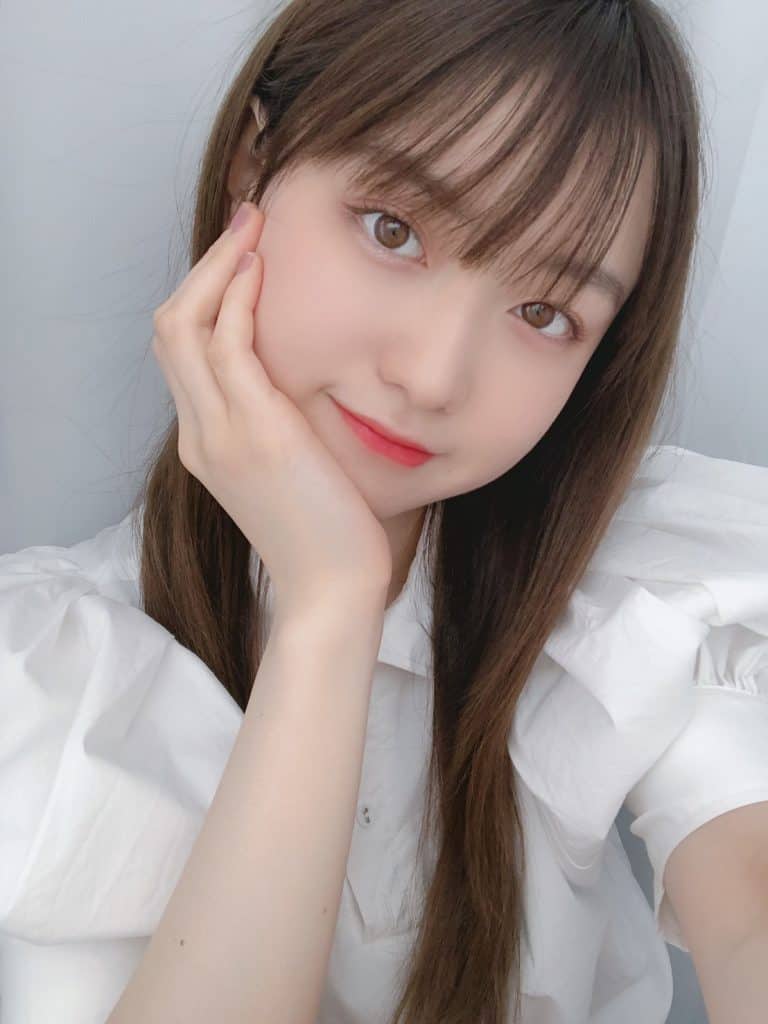 【画像】女の子、スケベなポーズで自撮りするｗｗｗ