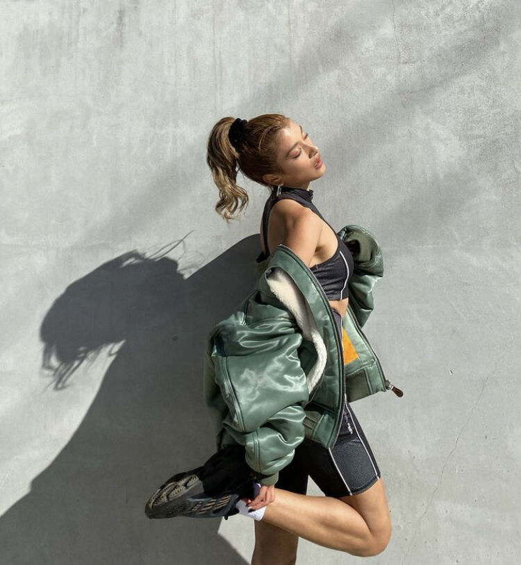【画像】ローラ(36)さん、なんだか別人みたいになっていると話題になる・・・