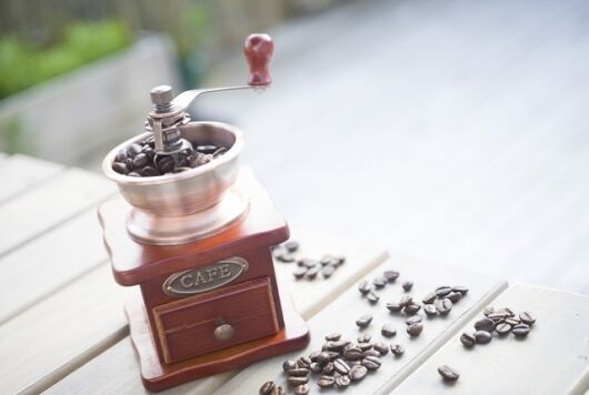 【動画】制服女子さん、エ○チな方法でミルクを入れた結果ｗｗｗ