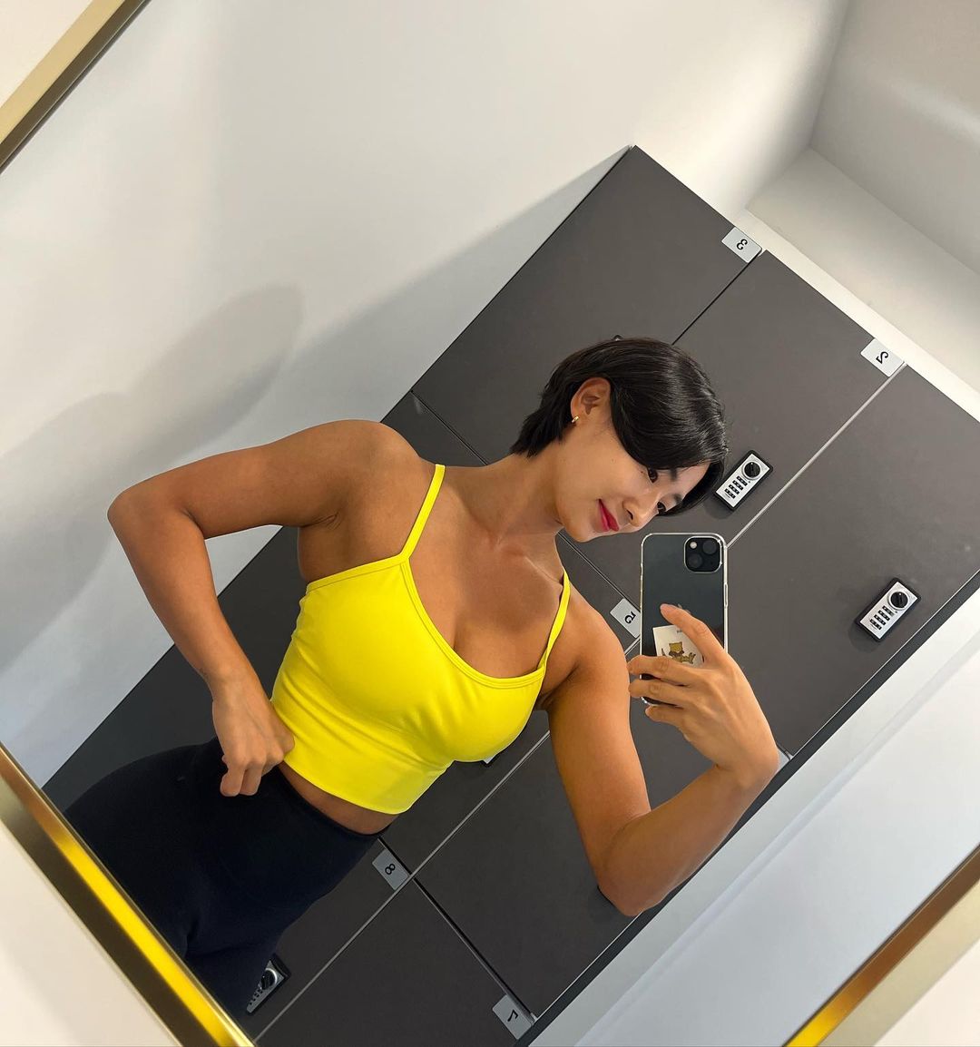 【画像】 女さん、エ●チ過ぎる格好でジムに来てしまうwww