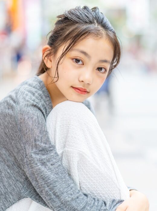 【画像】 ほどよいお○ぱいの美少女www