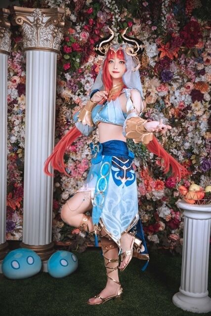 【画像】学園祭のエ□コスプレ女子が激写された結果www