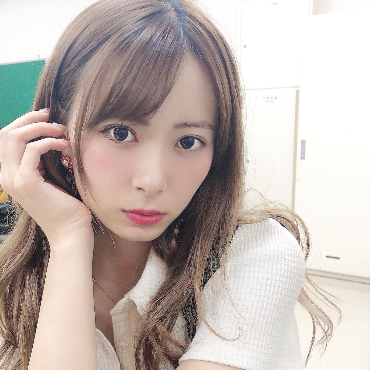 eros1608しゃがみパンチラ】パイパンおマ○コ丸見えのエロエロPをしゃがみや逆さ撮りされる美味しそうな乳首丸見えのノーブラワンピのカワイイ娘 |  melancolia