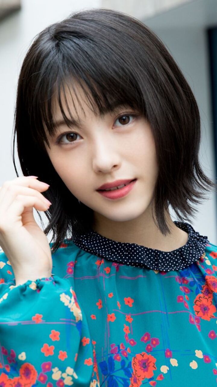 【画像】浜辺美波さん、舞台でいきなりビールを飲み始めた結果ｗｗｗｗ