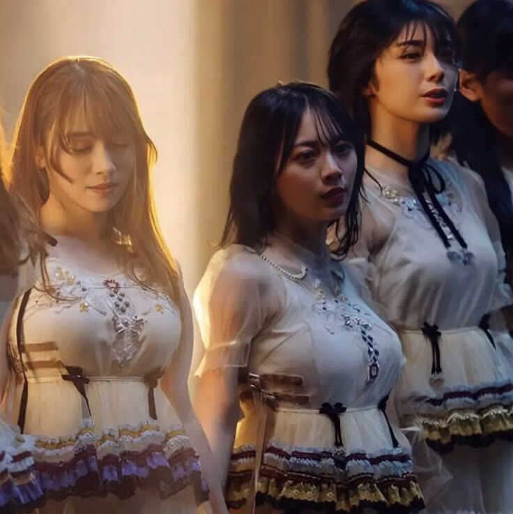 【画像】 このお○ぱいアイドルグループの名前教えてください！