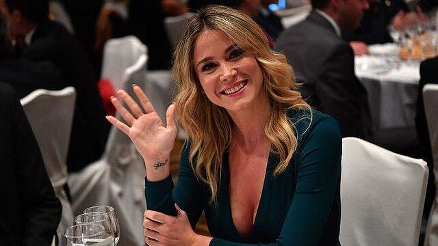 【画像】 イタリアの女子アナ（２６）、乳がヤバすぎるｗｗｗ