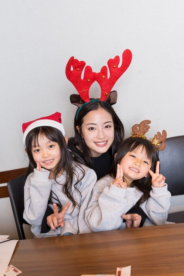 【画像】 広瀬すず、巨乳ママになるｗｗｗ