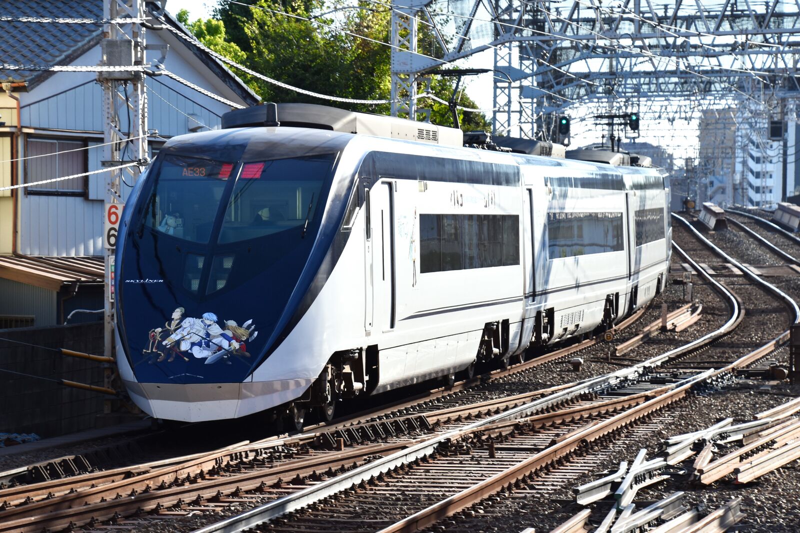 乗り物   風景 夕陽を浴びて #北陸本線 #普通列車敦賀ゆき #512系 #貨物列車