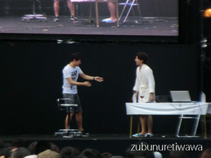 1055016_1988152600_220large