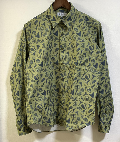 サメの歯シャツ