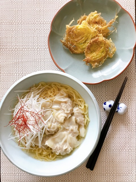 夏のお昼ごはん ワンタン麺 と とうもろこしのひげの天ぷら イェジンさんち 예진의 엄마 손