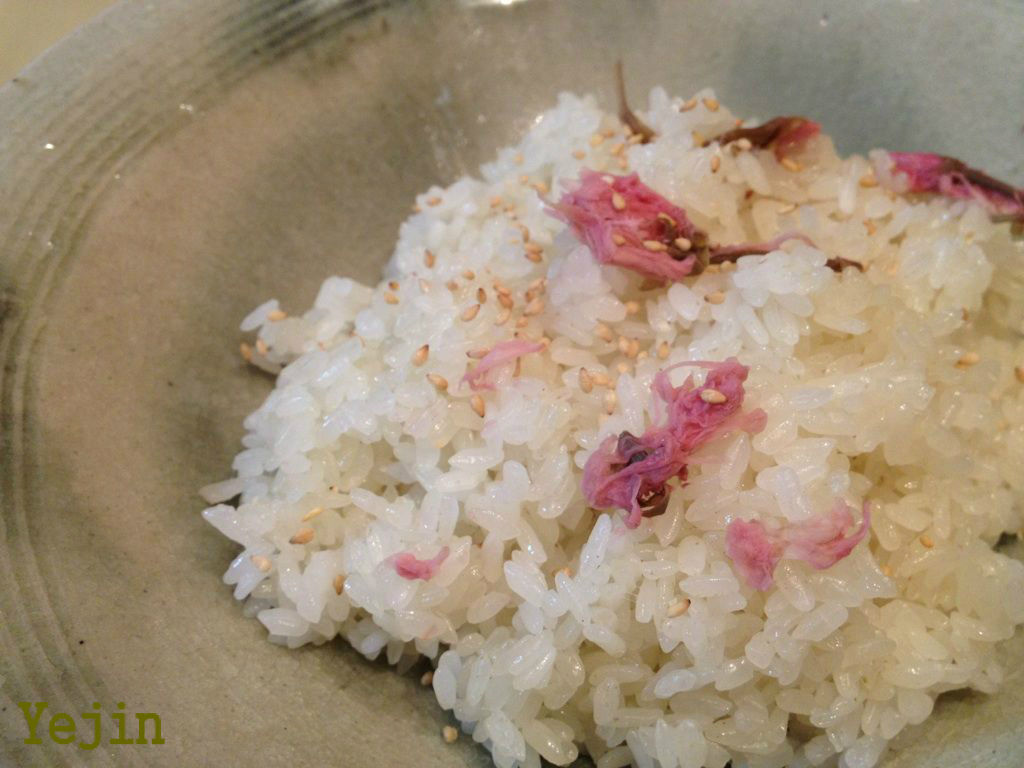 桜おこわ に フグ刺し ブリカマ で休日最後のお夕飯 イェジンさんち 예진의 엄마 손 桜おこわ に フグ刺し ブリカマ で休日最後のお夕飯 イェジンさんち 예진의 엄마 손