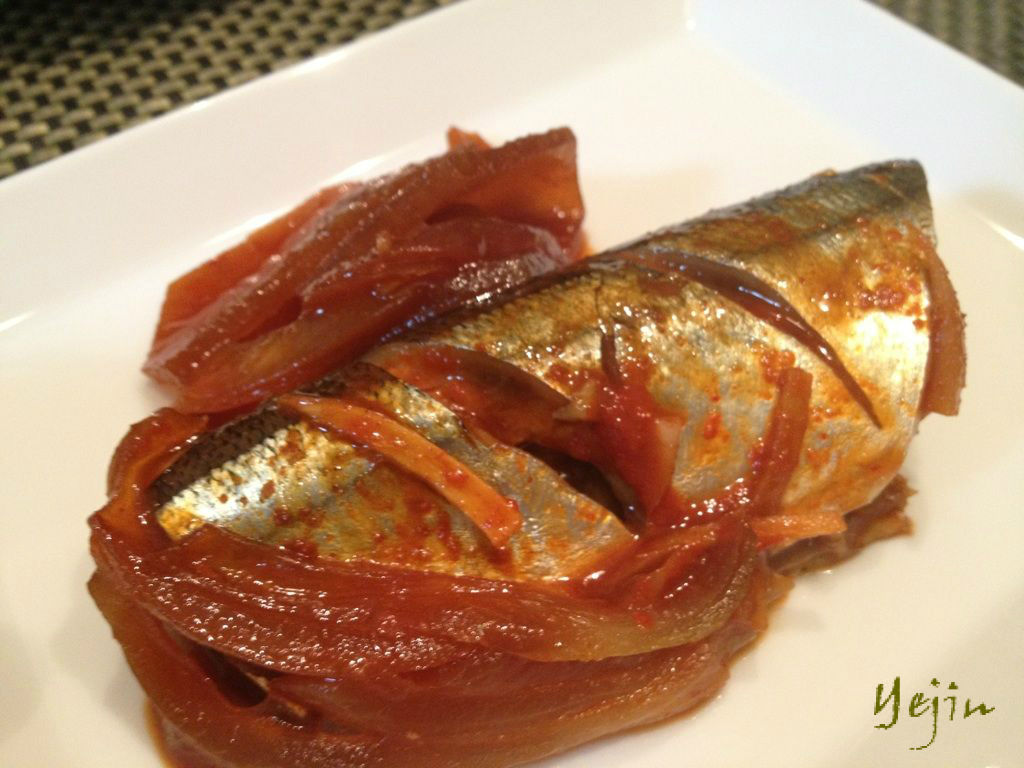 韓国の定番魚料理 秋刀魚のコチュジャン煮込み イェジンさんち 예진의 엄마 손 韓国の定番魚料理 秋刀魚のコチュジャン煮込み イェジンさんち 예진의 엄마 손