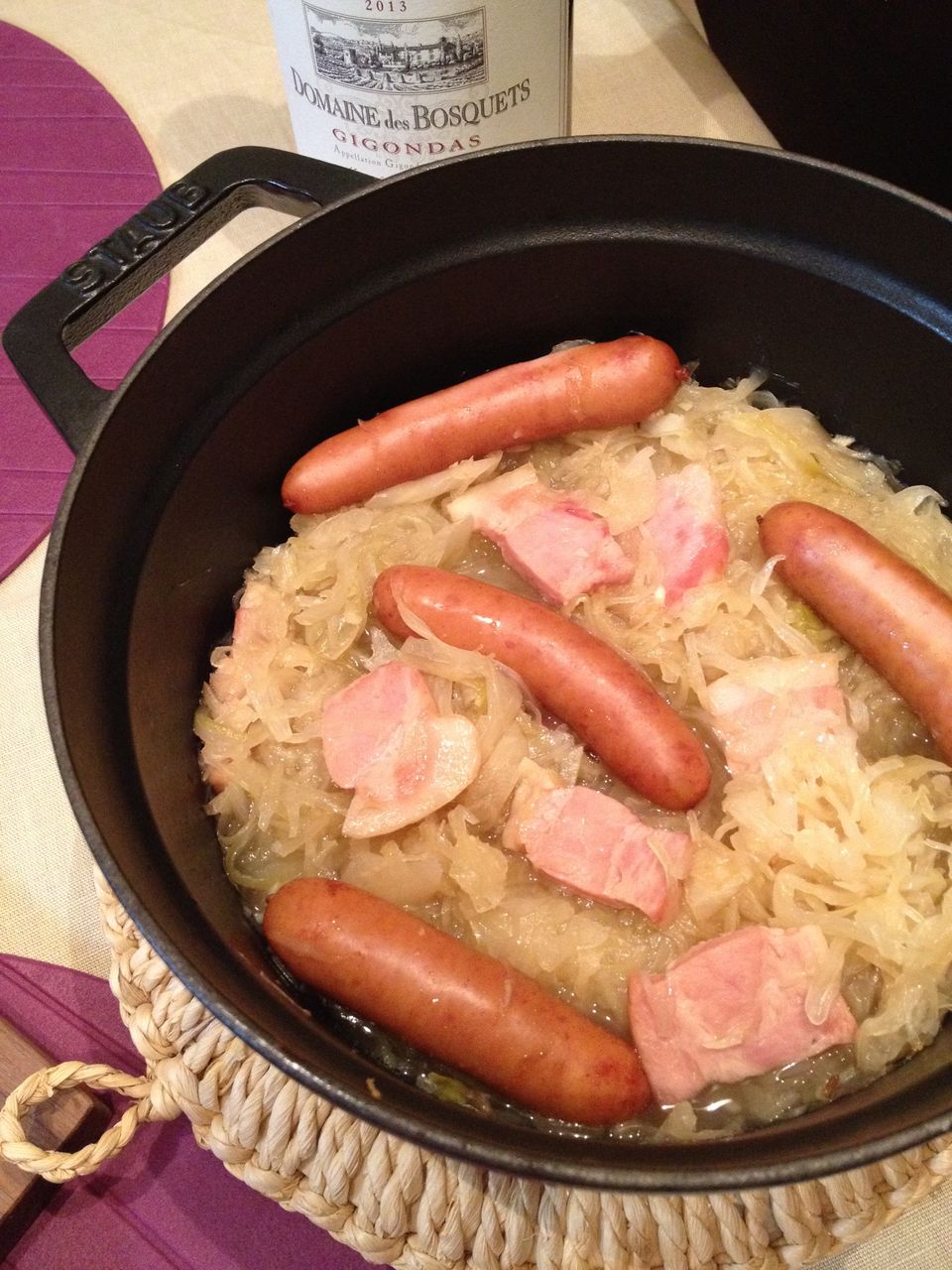 瓶詰め野菜を活用して ザワークラウトとソーセージ ベーコンの煮込み イェジンさんち 예진의 엄마 손 瓶詰め野菜を活用して ザワークラウトとソーセージ ベーコンの煮込み イェジンさんち 예진의 엄마 손