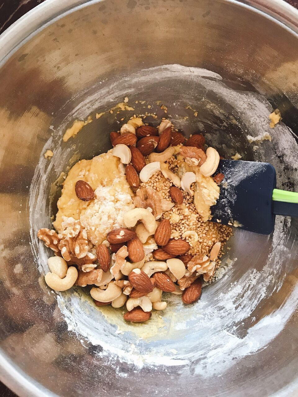 ホットケーキミックスで簡単に作りおきも ざくざくナッツのビスコッティ イェジンさんち 예진의 엄마 손