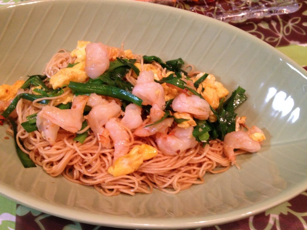 香港風 ニラたまとエビの焼きそば に カポナーラ を イェジンさんち 예진의 엄마 손