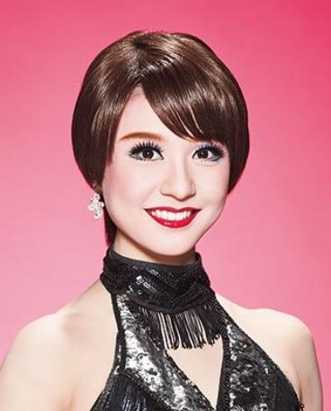 宝塚 雪組 潤花 雪組では娘役として大柄だったけど宙組に移ったら平均サイズになりそう 花の道でホットにまったりと 宝塚 雪組 潤花 雪組では娘役として大柄だったけど宙組に移ったら平均サイズになりそう 花の道でホットにまったりと