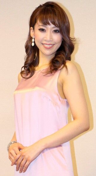 宝塚 元月組トップスター龍真咲 モータースポーツ業界の男性と結婚 花の道でホットにまったりと 宝塚 元月組トップスター龍真咲 モータースポーツ業界の男性と結婚 花の道でホットにまったりと